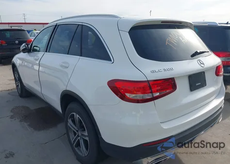 2017 Mercedes-Benz Glc 300 z USA, uszkodzony, nr VIN WDC0G4JB0HF126977